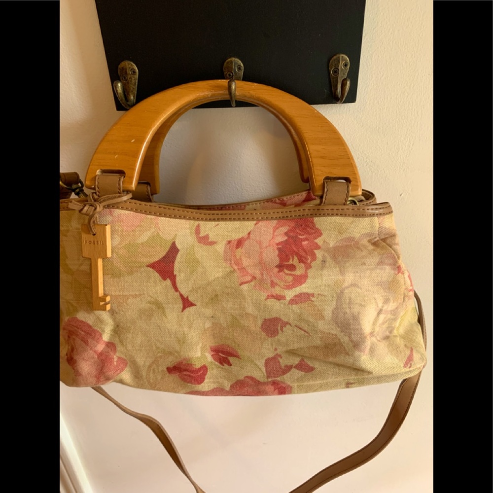 Fossil Vintage pink floral purse w/wooden handles